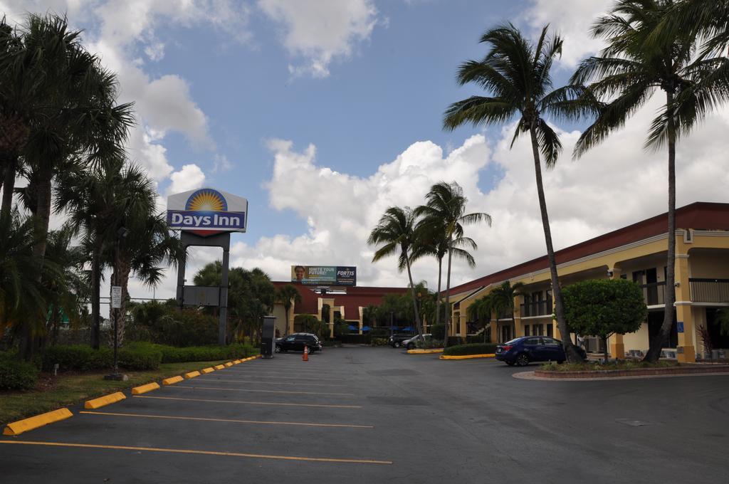 Days Inn By Wyndham Florida City Kültér fotó