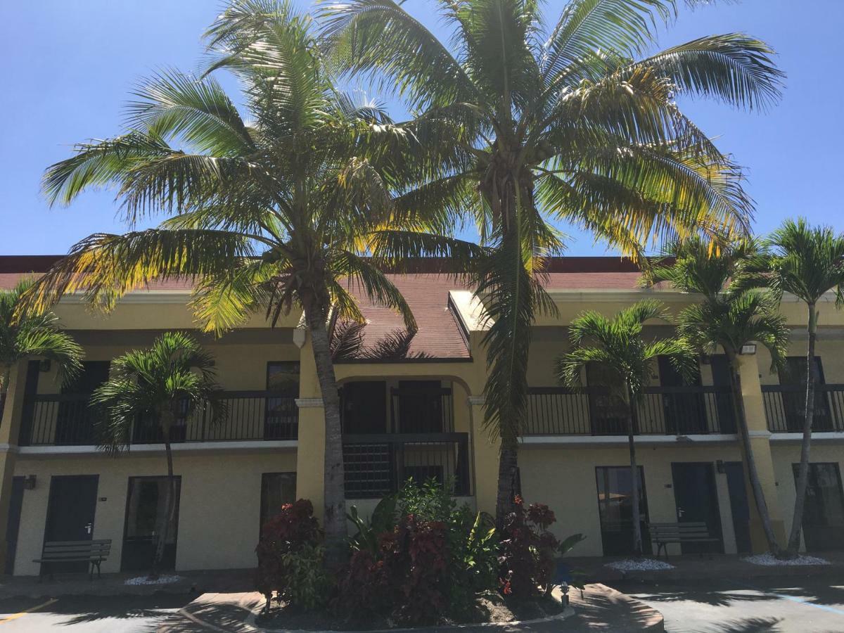 Days Inn By Wyndham Florida City Kültér fotó